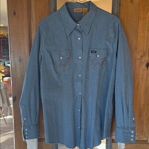 Wrangler women’s Casual Denim Pearl Snap western shirt, Women’s XL